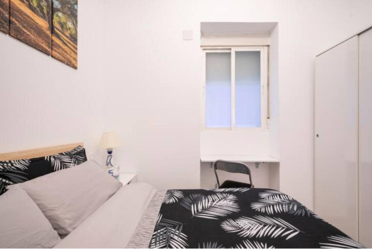 Bedroom Madrid City Center Exteriör bild